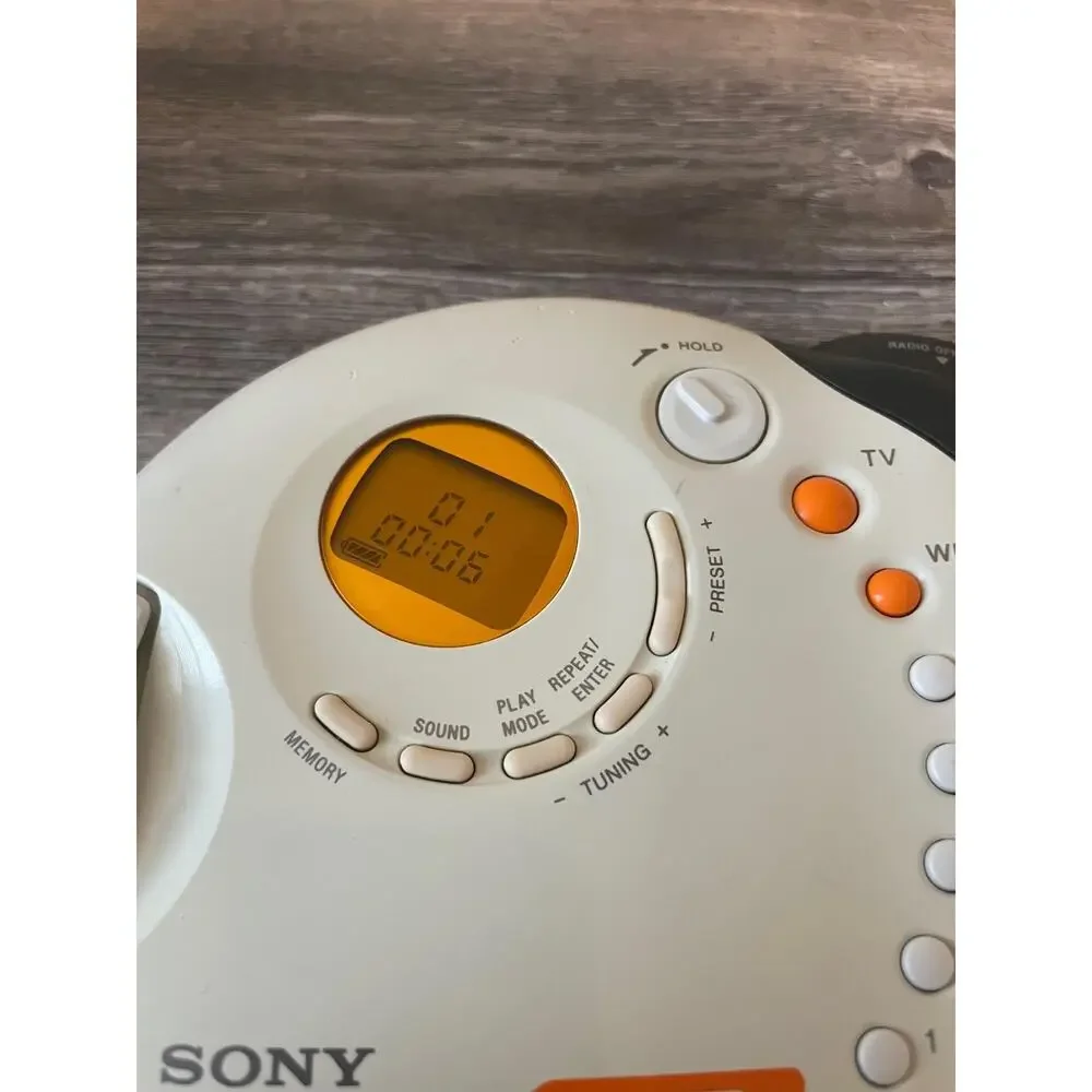 Sony Walkman D-FS601 S2 Portable CD Player FM AM OEM Headphones Carrying Case